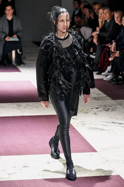Look 26